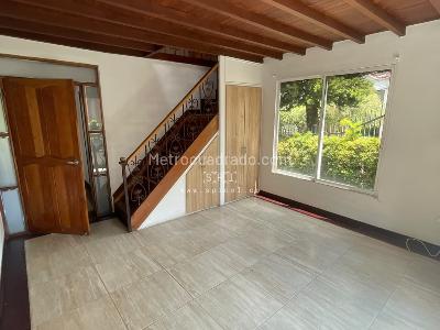 Casa de 5 alcobas en arriendo en Loma De Los Balsos, Medellín, 330 m² · foto 12 de 20