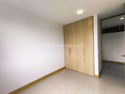 Apartamento de 3 alcobas en arriendo en Loma De Los Balsos, Medellín, 100 m² · foto 9 de 19