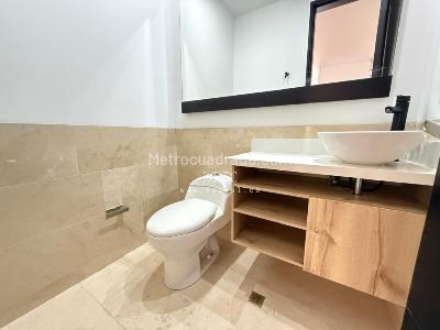 Apartamento de 3 alcobas en venta en El Poblado, Medellín, 250 m² · foto 17 de 20