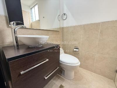Apartamento de 3 alcobas en venta en El Poblado, Medellín, 250 m² · foto 18 de 20