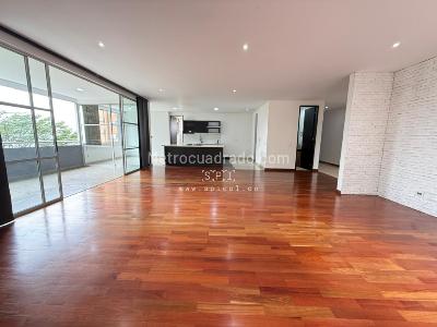 Apartamento de 3 alcobas en venta en El Poblado, Medellín, 250 m² · foto 6 de 20