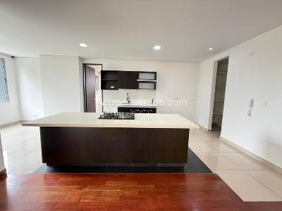 Apartamento de 3 alcobas en venta en El Poblado, Medellín, 250 m² · foto 7 de 20