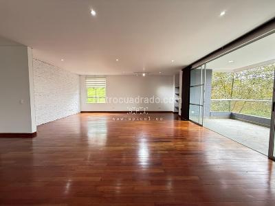 Apartamento de 3 alcobas en venta en El Poblado, Medellín, 250 m² · foto 8 de 20