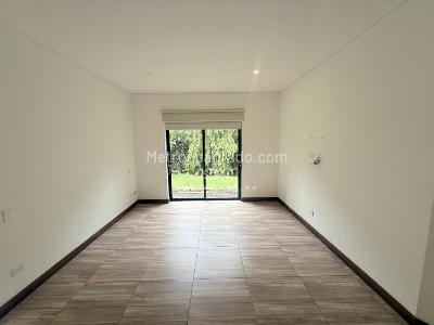 Casa de 3 alcobas en venta en Alto De Palmas, Envigado, 360 m² · foto 3 de 17