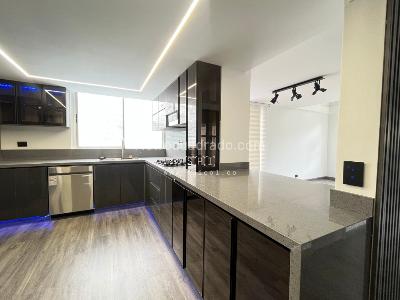 Apartamento de 3 alcobas en arriendo en Los Balsos, Medellín, 117 m² · foto 3 de 20