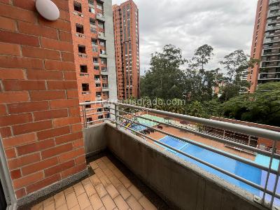 Apartamento de 3 alcobas en arriendo en Los Balsos, Medellín, 117 m² · foto 10 de 20