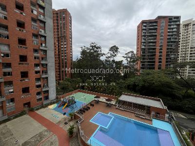 Apartamento de 3 alcobas en arriendo en Los Balsos, Medellín, 117 m² · foto 19 de 20