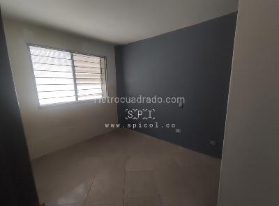 Casa de 4 alcobas en arriendo en Manila, Medellín, 350 m² · foto 3 de 12