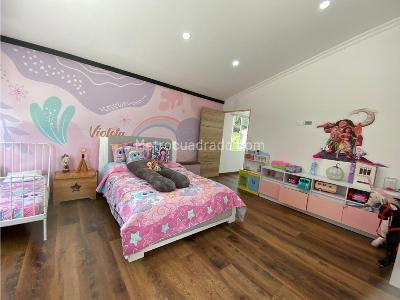 Casa de 4 alcobas en venta en La Estrella, Medellín, 540 m² · foto 14 de 20