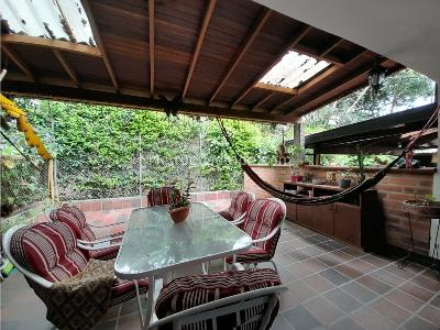 Casa de 4 alcobas en venta en Loma De Las Brujas, Envigado, 162 m² · foto 5 de 11
