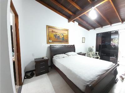 Casa de 4 alcobas en venta en Loma De Las Brujas, Envigado, 162 m² · foto 7 de 11