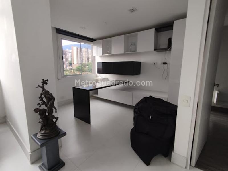 Modern 3BR Apartment in La Abadía (170 m²) - 8