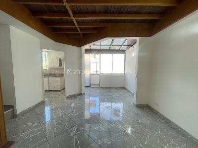 Apartamento de 4 alcobas en arriendo en La Castellana, Medellín, 84 m² · foto 2 de 20