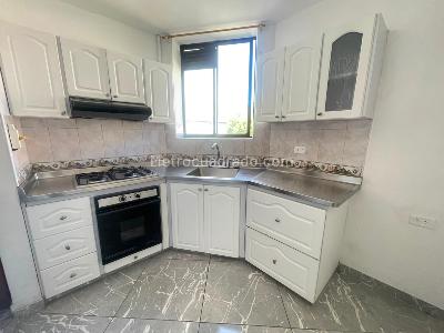 Apartamento de 4 alcobas en arriendo en La Castellana, Medellín, 84 m² · foto 5 de 20