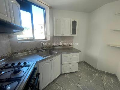 Apartamento de 4 alcobas en arriendo en La Castellana, Medellín, 84 m² · foto 6 de 20