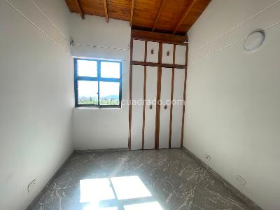 Apartamento de 4 alcobas en arriendo en La Castellana, Medellín, 84 m² · foto 9 de 20