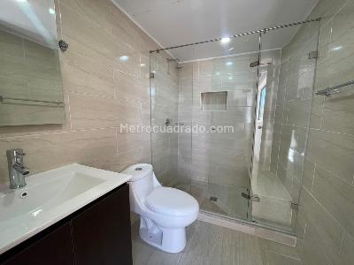 Apartamento de 4 alcobas en arriendo en La Castellana, Medellín, 84 m² · foto 19 de 20