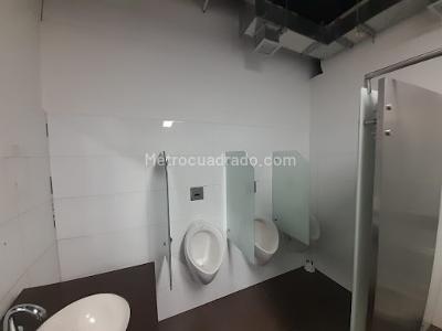 Retail space for rent in Niquia, Bello