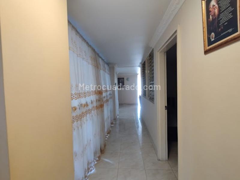 Apartamento Amplio de 3 Alcobas en el Centro de Medellín - 9