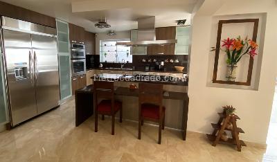 Casa de 5 alcobas en arriendo en Laureles Medellin, Medellín, 230 m² · foto 5 de 13