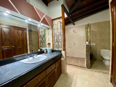 Casa de 5 alcobas en arriendo en Laureles Medellin, Medellín, 230 m² · foto 7 de 13
