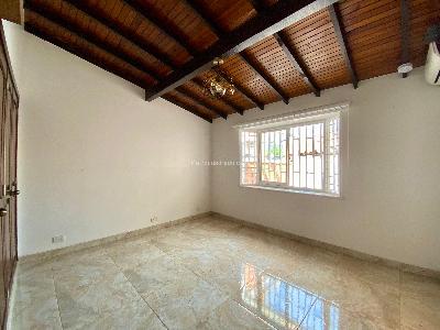 Casa de 5 alcobas en arriendo en Laureles Medellin, Medellín, 230 m² · foto 8 de 13