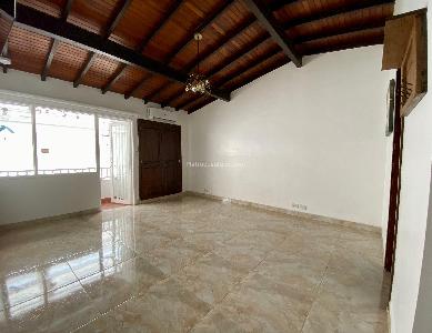 Casa de 5 alcobas en arriendo en Laureles Medellin, Medellín, 230 m² · foto 10 de 13