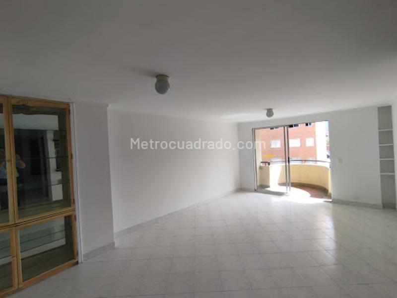 Spacious 3BR Apartment in Laureles Medellin - 3