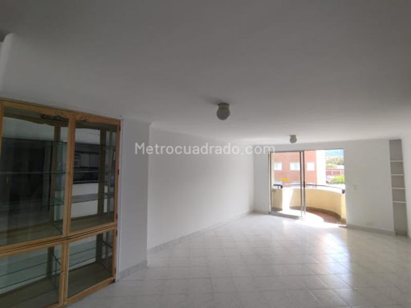 Spacious 3BR Apartment in Laureles Medellin - 5