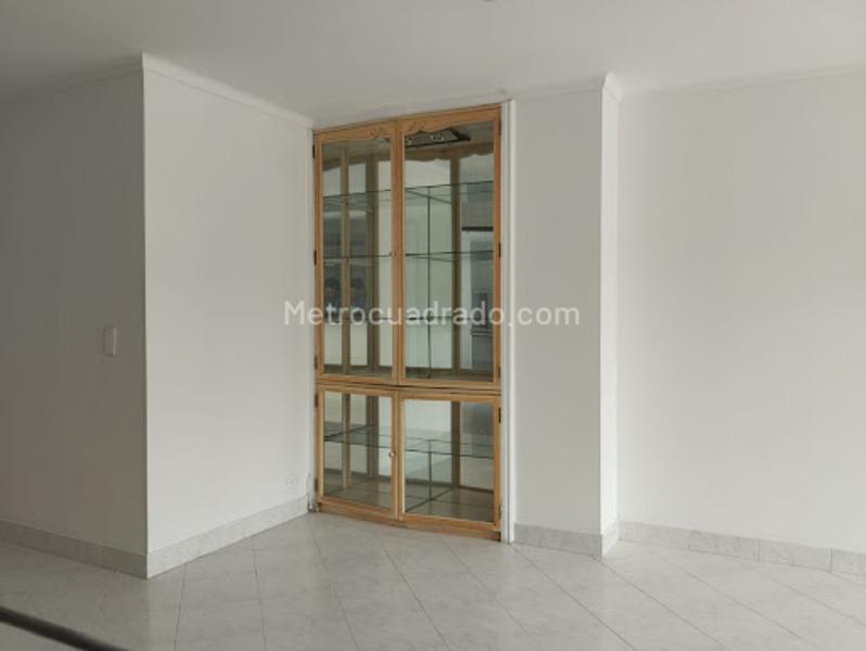 Spacious 3BR Apartment in Laureles Medellin - 6