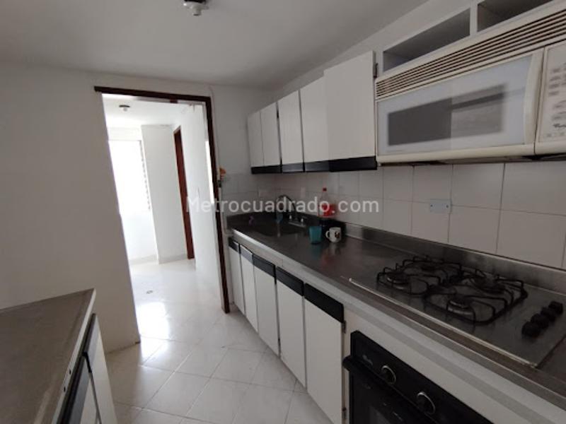Spacious 3BR Apartment in Laureles Medellin - 8