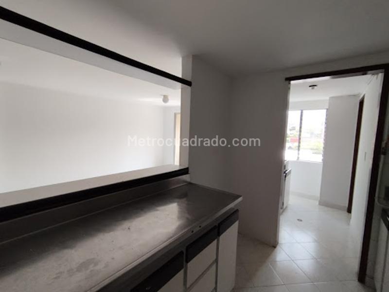 Spacious 3BR Apartment in Laureles Medellin - 9