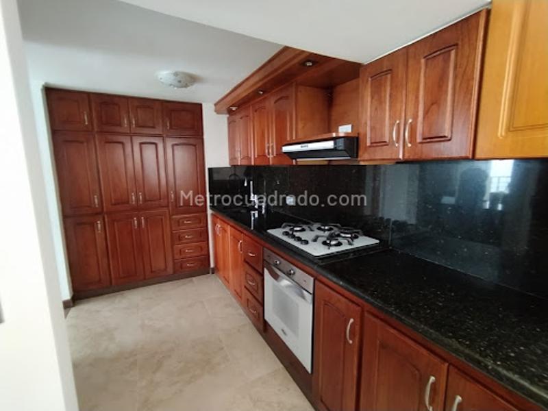 Luxury 3BR Apartment in Altos Del Poblado Cola Del Zorro - 6