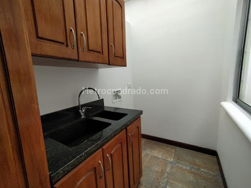 Luxury 3BR Apartment in Altos Del Poblado Cola Del Zorro - 7