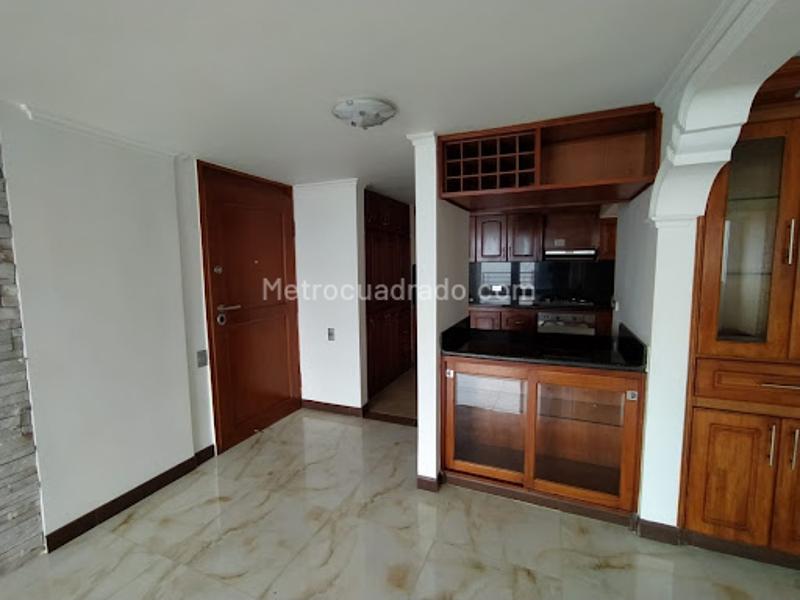 Luxury 3BR Apartment in Altos Del Poblado Cola Del Zorro - 8