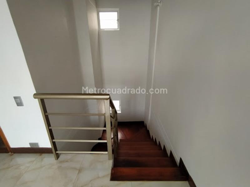 Luxury 3BR Apartment in Altos Del Poblado Cola Del Zorro - 9
