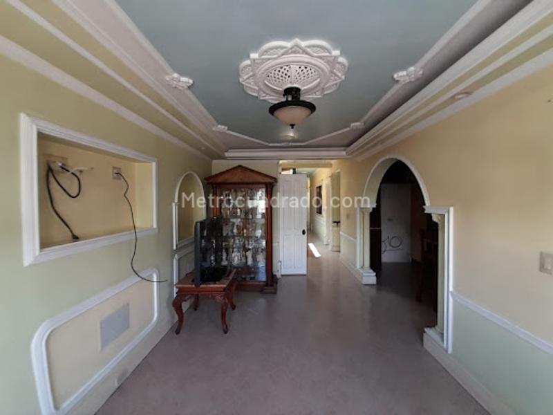 Charming 3BR House in San Joaquin Laureles - 2