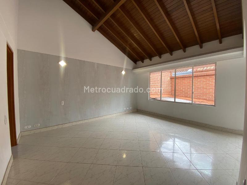 3BR Duplex House for Rent in San Lucas El Poblado - 8