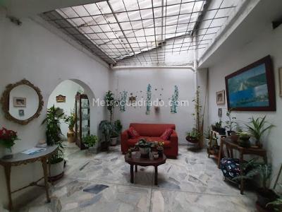 Casa de 3 alcobas en arriendo en San Joaquin Laureles, Medellín, 100 m² · foto 3 de 13
