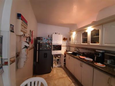 Casa de 3 alcobas en arriendo en San Joaquin Laureles, Medellín, 100 m² · foto 4 de 13