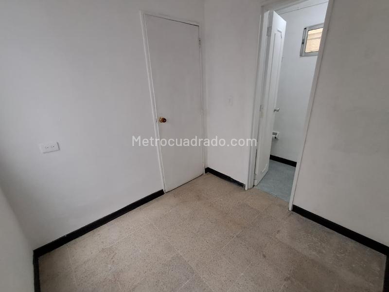 Prime Location 4BR House in Los Colores - 4