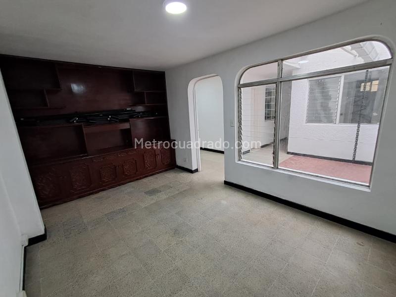 Prime Location 4BR House in Los Colores - 7