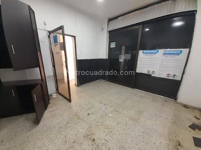 Casa de 5 alcobas en arriendo en Villa Nueva, Medellín, 310 m² · foto 3 de 20