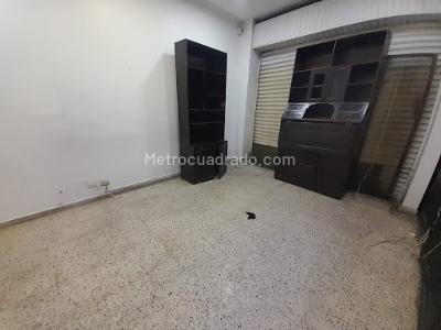 Casa de 5 alcobas en arriendo en Villa Nueva, Medellín, 310 m² · foto 9 de 20