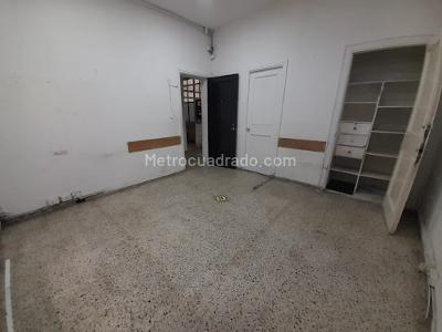 Casa de 5 alcobas en arriendo en Villa Nueva, Medellín, 310 m² · foto 12 de 20