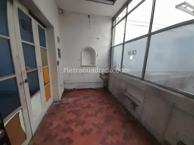 Casa de 5 alcobas en arriendo en Villa Nueva, Medellín, 310 m² · foto 13 de 20