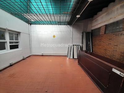 Casa de 5 alcobas en arriendo en Villa Nueva, Medellín, 310 m² · foto 19 de 20