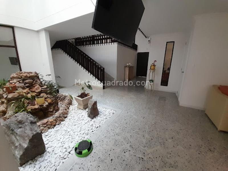 Elegant 4BR House in Laureles Medellin