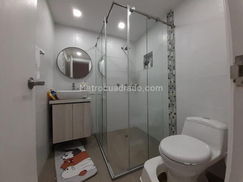 Casa Elegante de 4 Alcobas en Laureles Medellín - 8