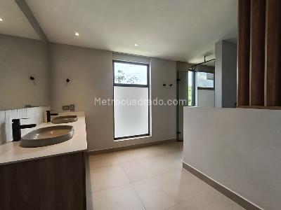 Apartamento de 3 alcobas en arriendo en San Lucas, Medellín, 370 m² · foto 19 de 20